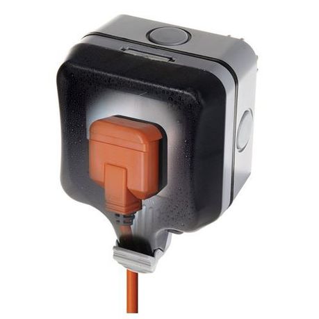 Masterplug - IP66 Single SA socket - Black & Orange 16amp