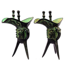 Load image into Gallery viewer, Jue Bronze Tripod Old Treatment Design
