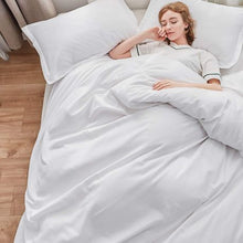 Load image into Gallery viewer, Wrinkle Resistant Luxury Hotel Duvet Cover Set Double Crispy White
