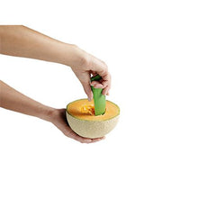 Load image into Gallery viewer, Chef&#39;n - Melon Mate Fruit Cutter

