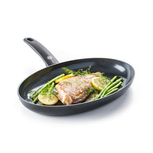 Load image into Gallery viewer, Cambridge Fishpan 32,3Cm x 22,3Cm
