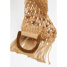 Load image into Gallery viewer, Women's Superbalist Net bag with wooden handle  - beige
