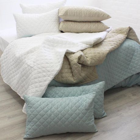 Diamond Quilt & Pillow Set - White Buy Online in Zimbabwe thedailysale.shop