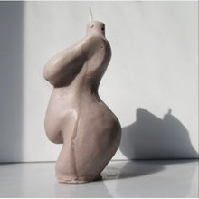 Load image into Gallery viewer, Nuri Curvay Candle-Rose Geranium &amp; Bergamot
