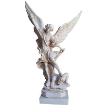 Load image into Gallery viewer, Aankopen - St. Michael Defeating Lucifer Statue - 23 cm

