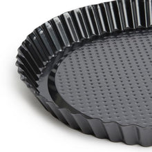 Load image into Gallery viewer, George &amp; Mason - 28cm Round Cake Form
