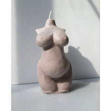 Load image into Gallery viewer, Nuri Curvay Candle-Rose Geranium &amp; Bergamot
