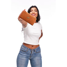 Load image into Gallery viewer, Brad Scott Ade purse
