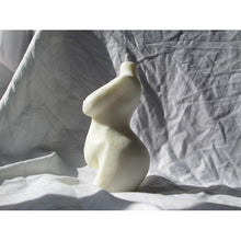 Load image into Gallery viewer, Nuri Curvay Candle-Ocean Mist &amp; Cedarwood
