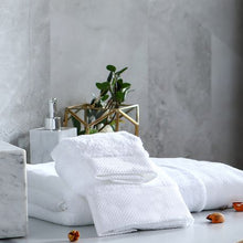 Load image into Gallery viewer, Open Living | 630GSM Diamond Lux | 3 Piece Towel Set
