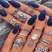 Load image into Gallery viewer, 16 Piece Manicure Set - Navy
