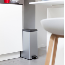 Load image into Gallery viewer, KETER 40L Deco Slim Bin
