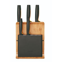 Load image into Gallery viewer, Fiskars Functional Form 5 Knife Bamboo Block Set
