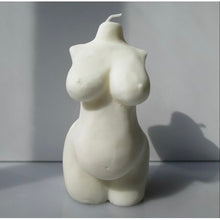 Load image into Gallery viewer, Nuri Curvay Candle-Ocean Mist &amp; Cedarwood
